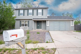 Building Photo - 2115 Rimwood Dr