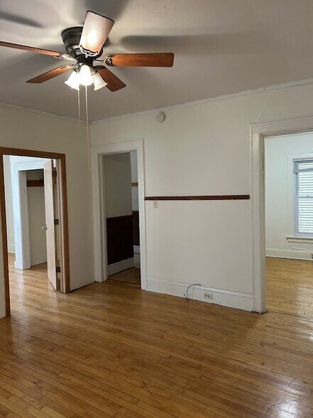Building Photo - 449 W Mifflin St
