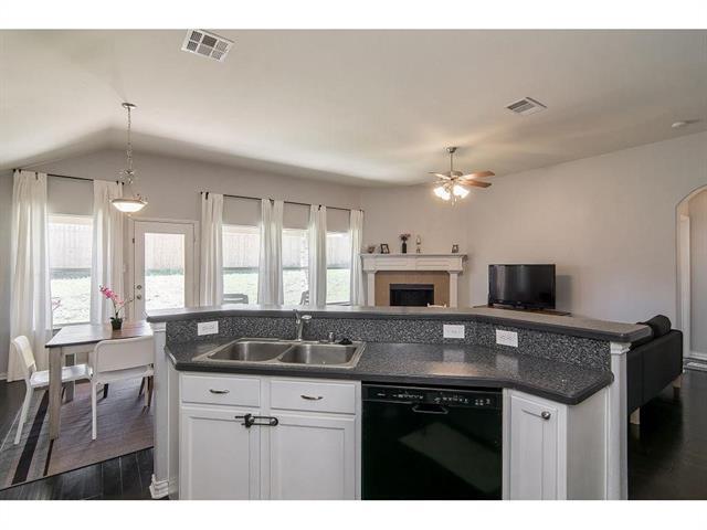 Building Photo - 212 Creekwood Dr