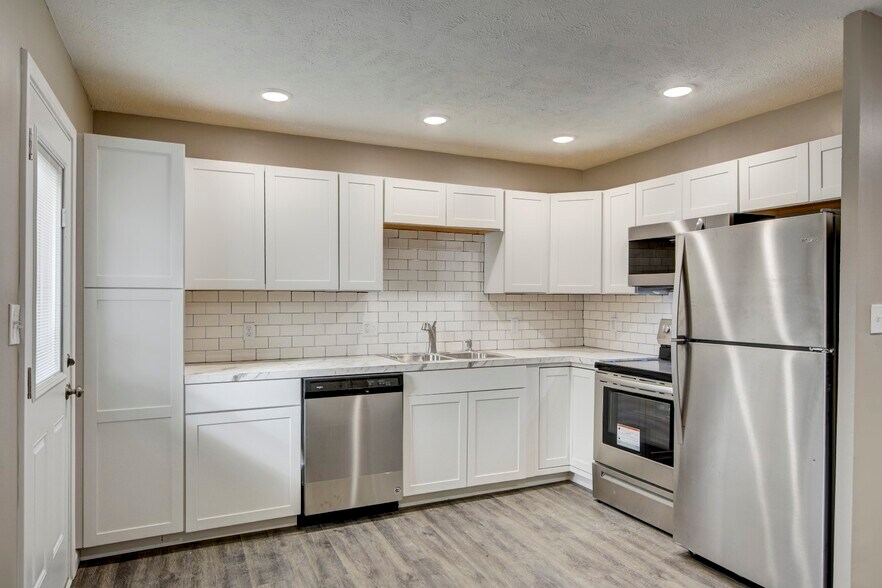 Building Photo - 1017 Hiatt St