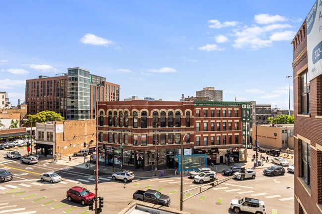 Building Photo - 805 N Milwaukee Ave