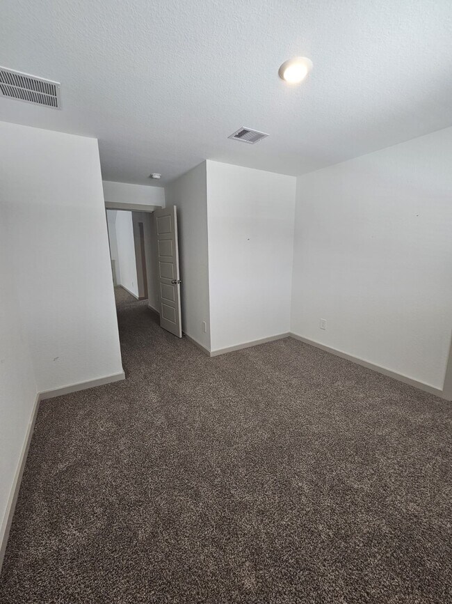 Building Photo - 12816 Heddington Grv Ln