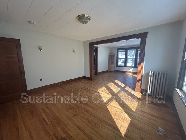 Building Photo - 44 Fairfax Rd