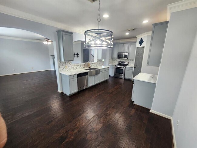 Building Photo - 16935 Jelly Park Stone Dr