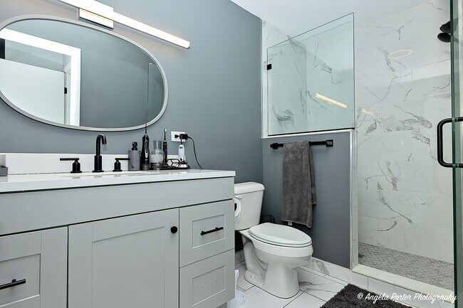 Building Photo - 638 Dordan Ct