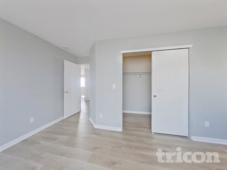 Building Photo - 12450 S Hollow Creek Ct