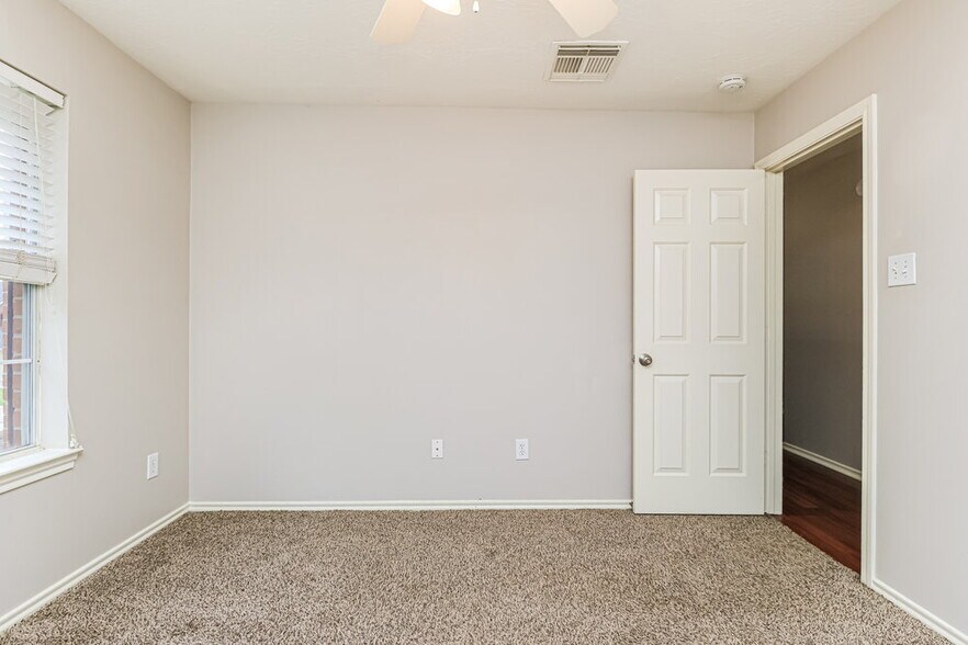 Building Photo - 6718 Rockwall Trail Dr