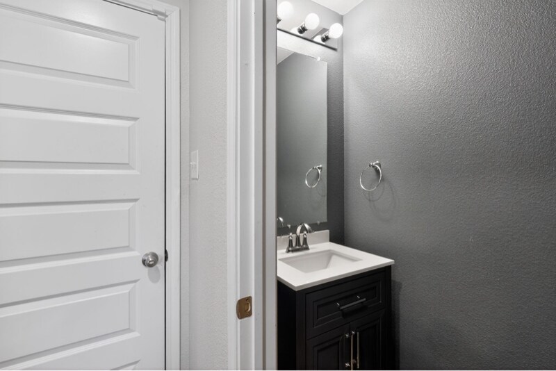 Building Photo - 605 Mayfield Dr