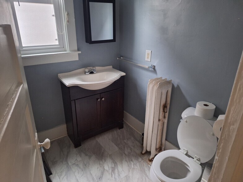 Building Photo - 517 W Shiawassee St