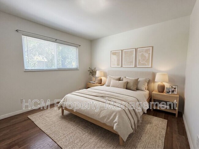 Building Photo - 16402 Birdie Ln