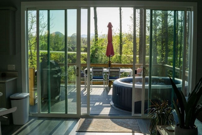 Building Photo - Modern Charm in the Country - Available Un...