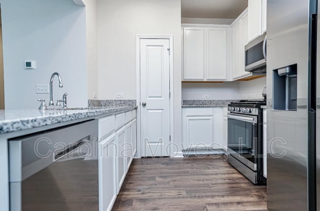 Building Photo - 179 Clingstone Trl