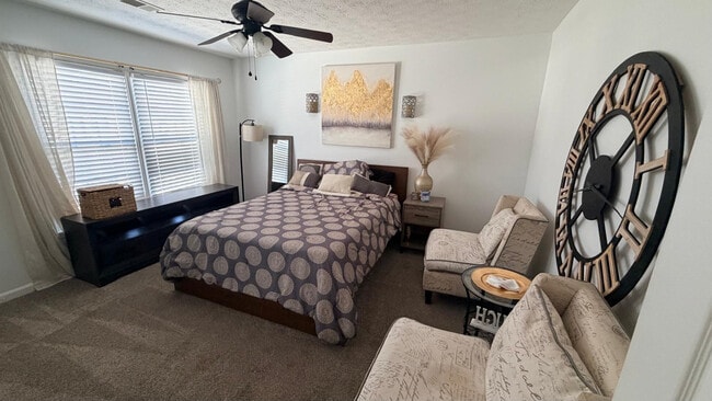 Building Photo - Room in Townhome on Mill Creek Pl