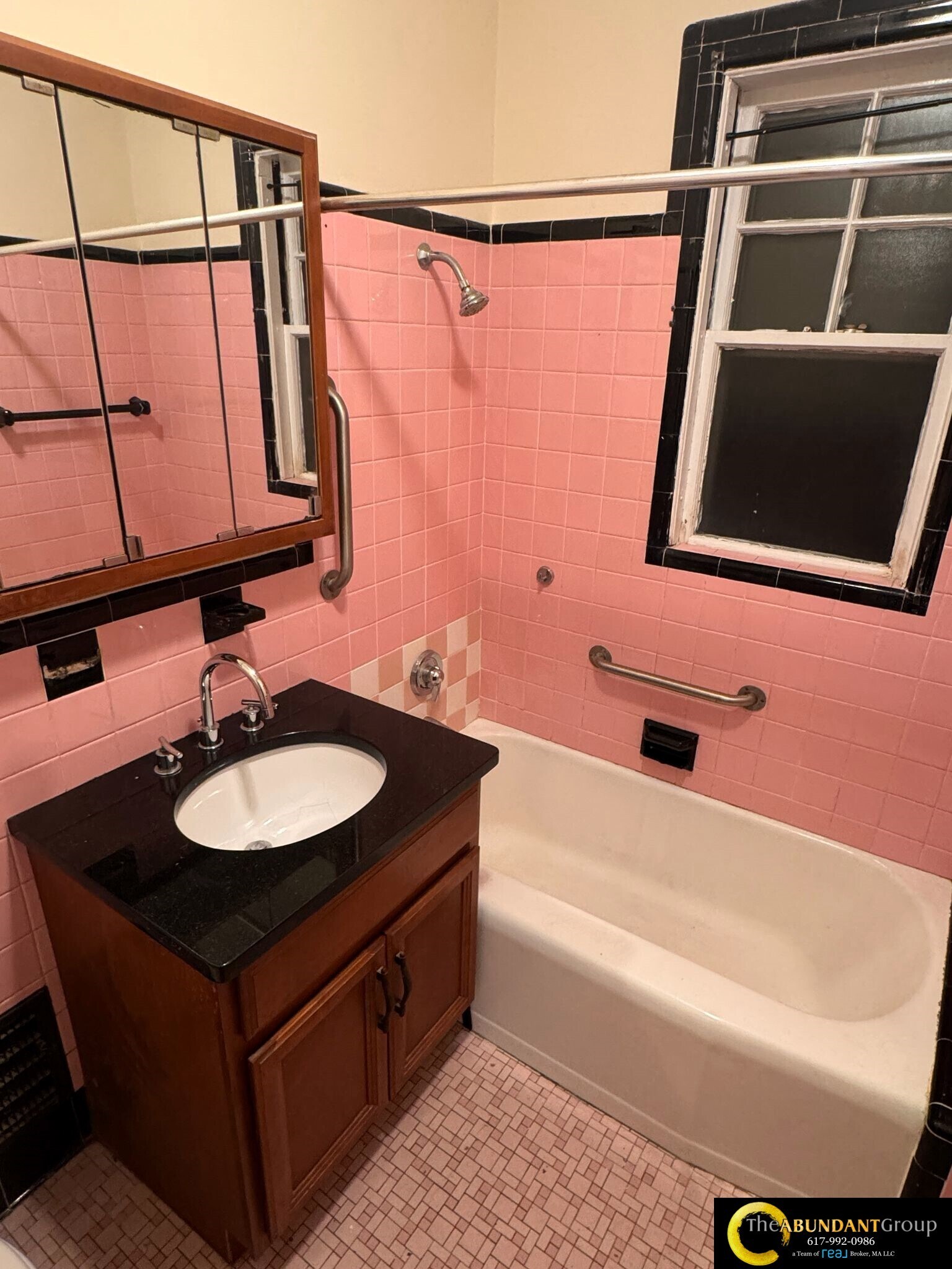 Building Photo - 11 Fairfield St