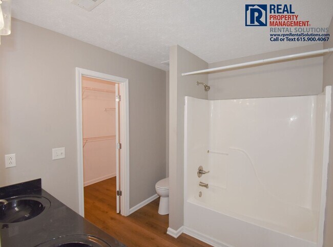 Building Photo - Adorable 3-bedroom home in Murfreesboro on a corner lot! Attached garage and washer and dryer hoo...