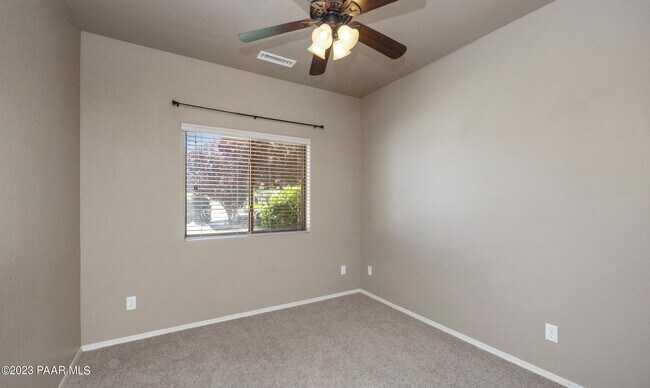 Building Photo - 5638 N Ardmore Ave