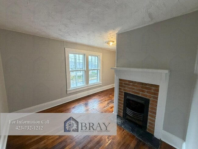 Building Photo - Charming Renovated 1935 Historic Home with Fenced Yard in Central Kingsport