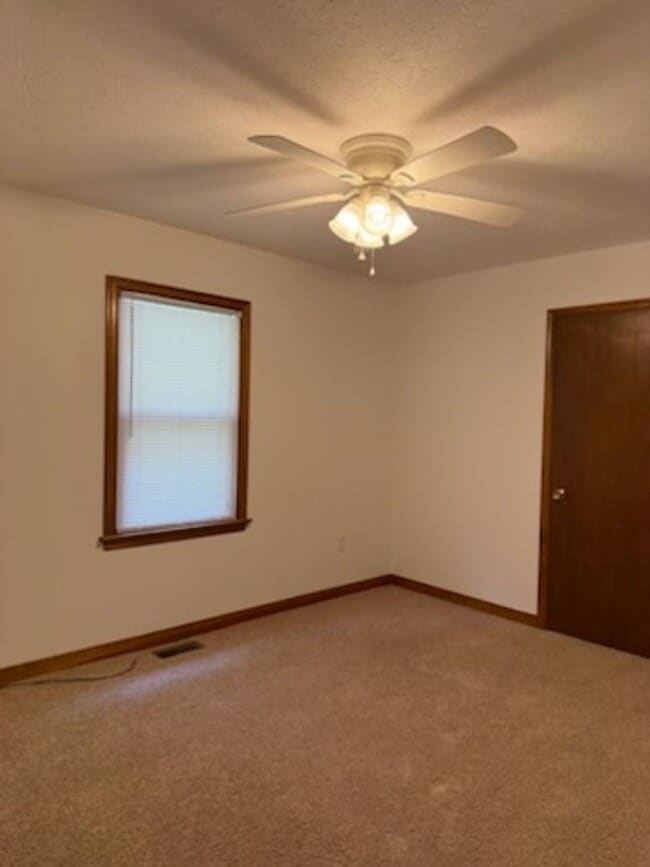 Building Photo - 3 Bedroom 2 Bath Rancher in Mechanicsville!