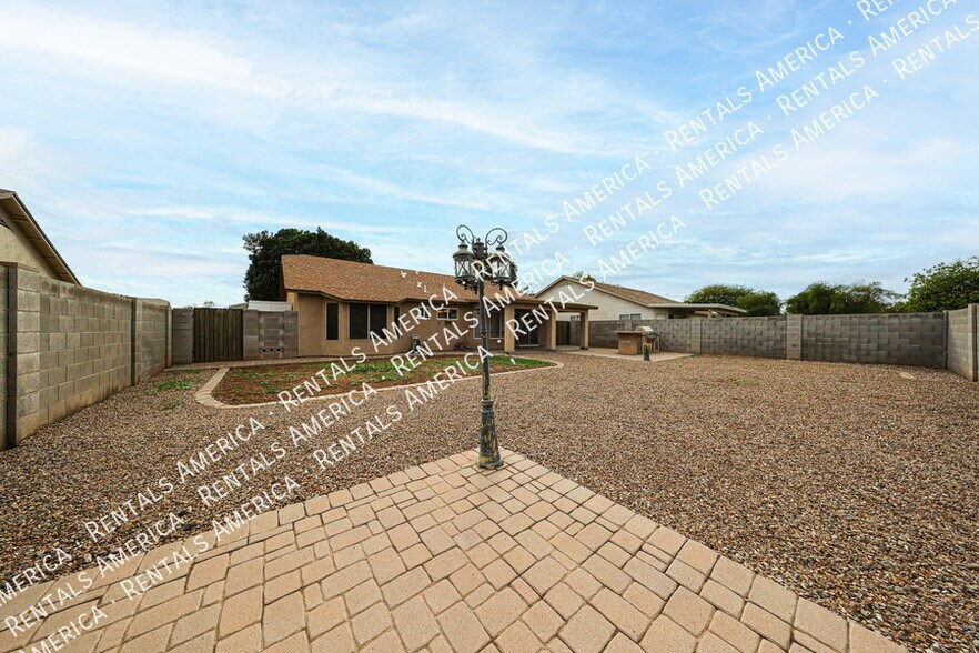 Building Photo - 2292 E Remington Pl