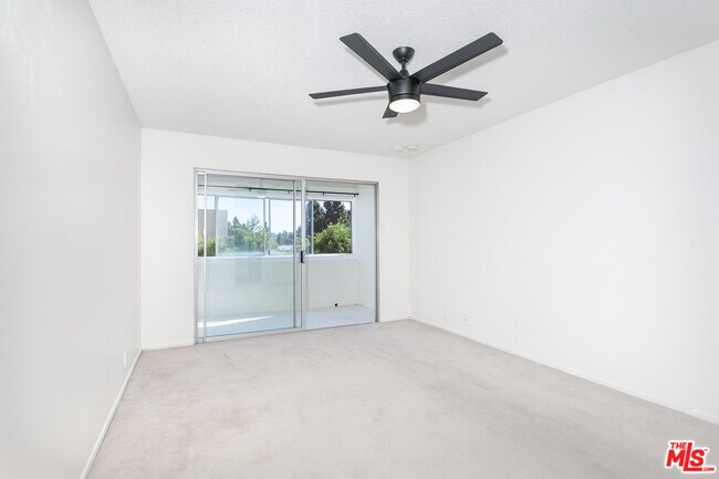 Building Photo - 5700 Ravenspur Dr