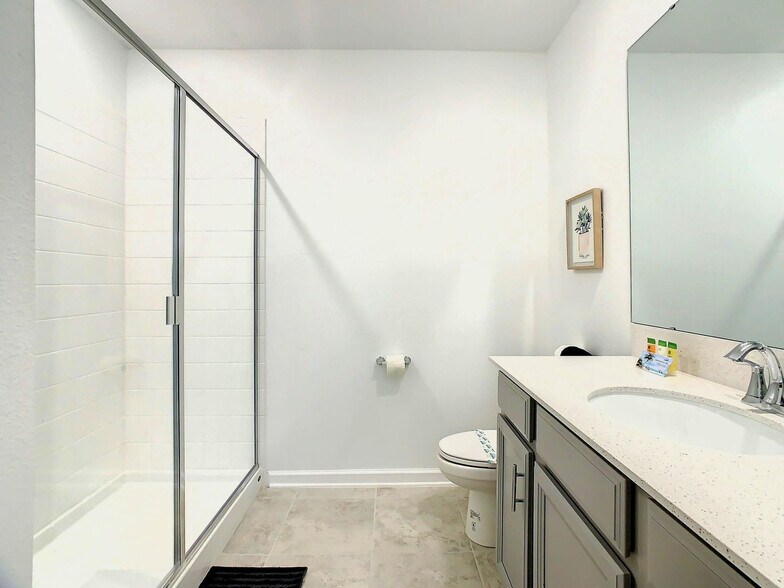 Building Photo - 1083 Splash Shot Pl