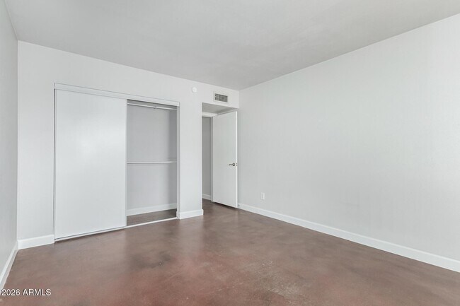 Building Photo - 4618 S Calle Los Cerros Dr