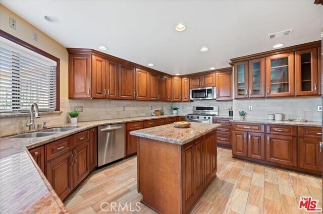 Building Photo - 2792 Fyler Pl