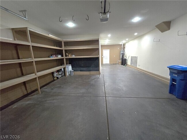 Building Photo - 927 Via Canale Dr