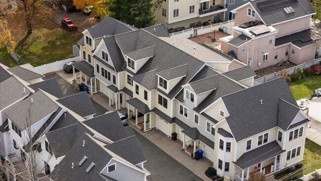 Building Photo - 30 Park St