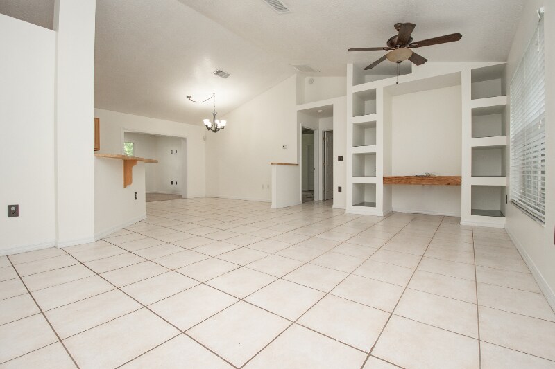 Building Photo - 4828 Jeanette Ct