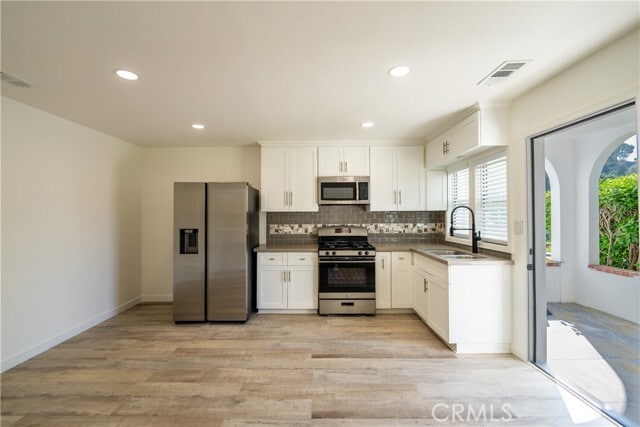 Building Photo - 319 Roads End St