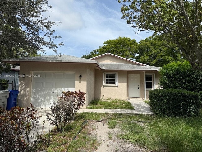 Building Photo - 1592 NW 7th Terrace