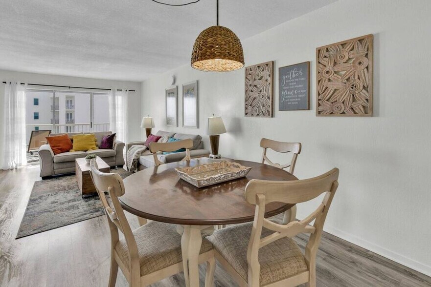 Building Photo - 790 Santa Rosa Blvd