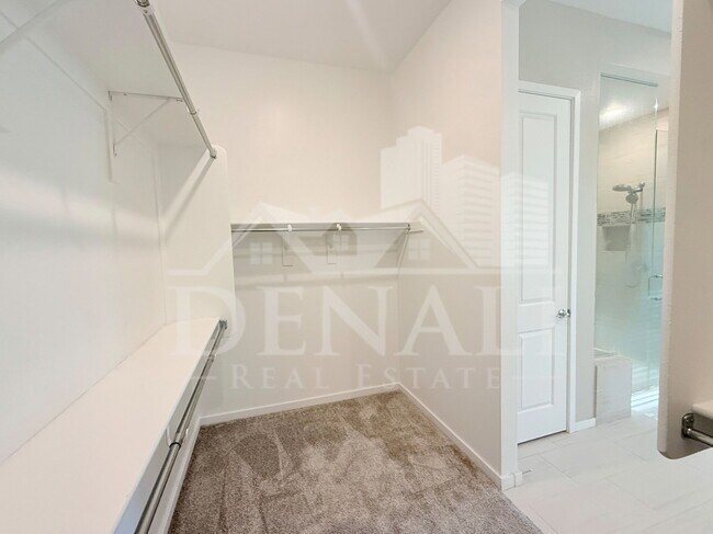 Building Photo - 1153 E Nolan Pl