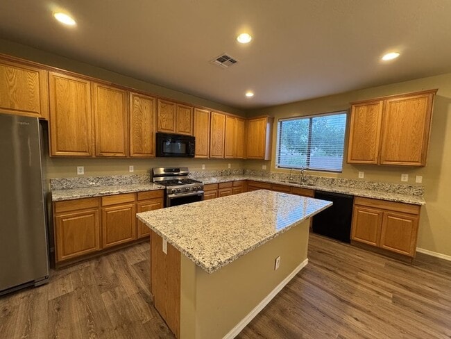 Building Photo - Laveen 5 Bedroom in Gated Community