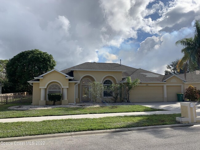 Primary Photo - 3301 Biscayne Dr