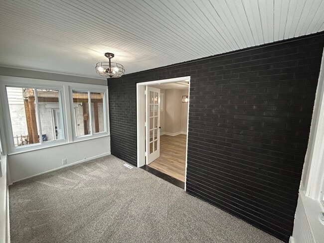 Building Photo - 746 McDonald St