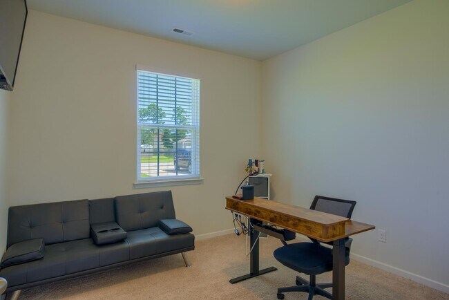 Building Photo - Charming 3-Bedroom Home for Rent in The Pr...