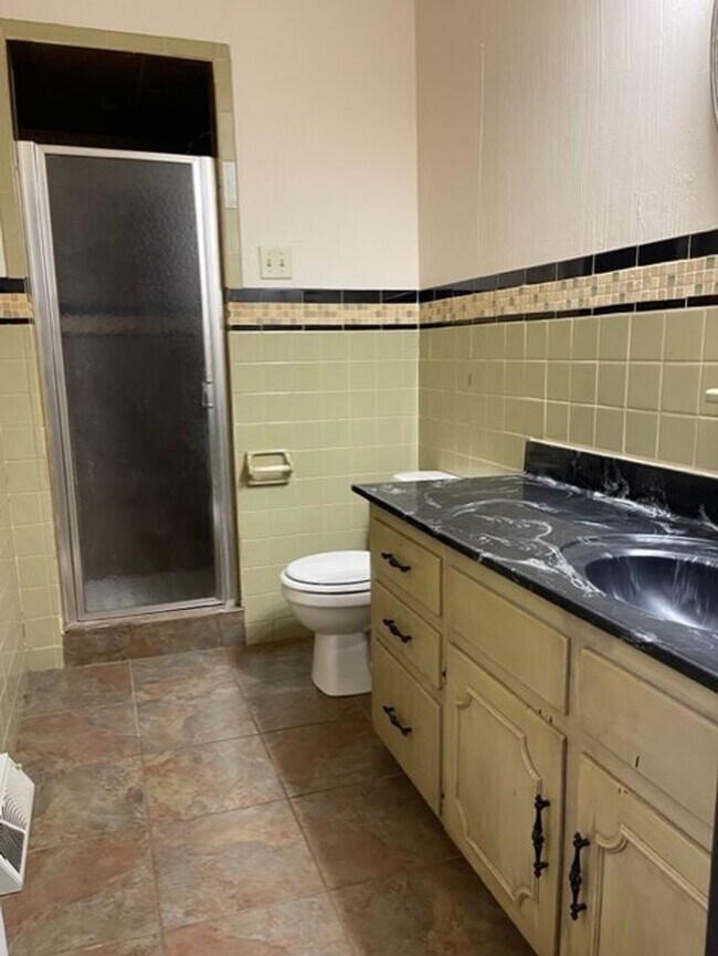 Building Photo - 3 Bedroom, 2 Bathroom, Great Location!