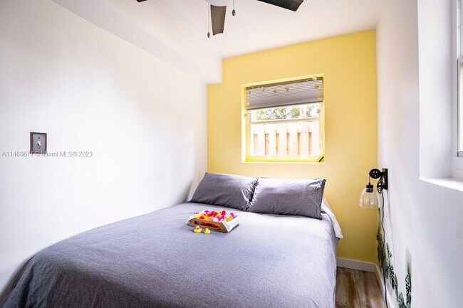 Building Photo - 1516 S 17th Ave