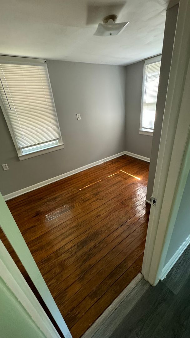 Building Photo - Cozy 2/1 For Rent! Ask About Our Move In S...