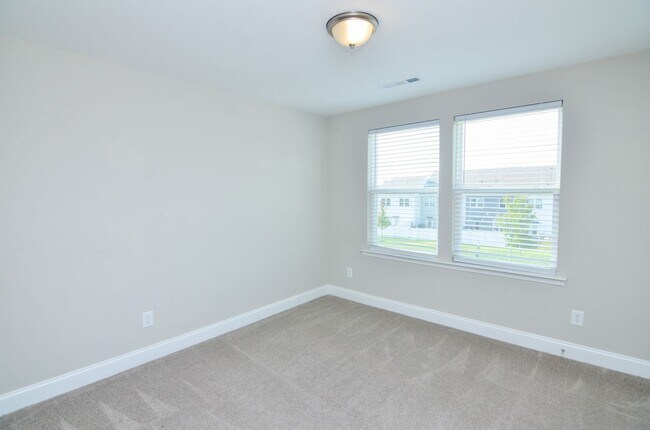 Building Photo - Stunner in Harvest Point