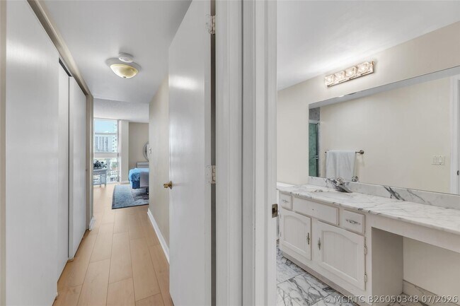 Building Photo - 1370 S Ocean Blvd