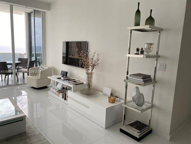 Building Photo - 18201 Collins Ave