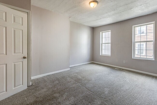 Building Photo - 2013 Gregory St