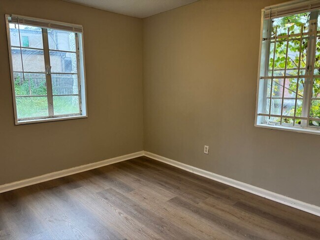 Building Photo - 1802 Edmondson Ave