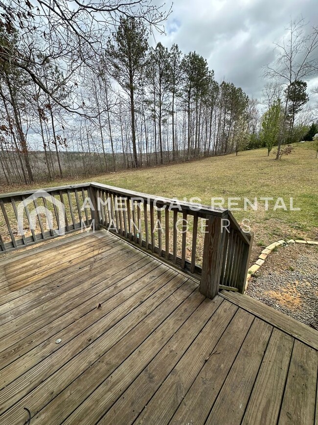 Building Photo - Home Available For Rent In Warrior!! Avail...