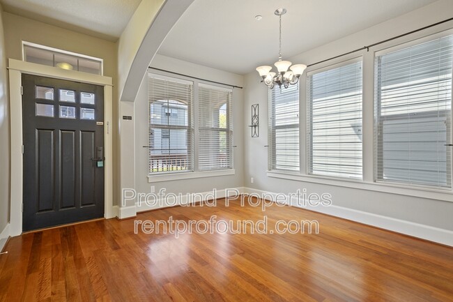 Building Photo - 11317 NW Odeon Ln