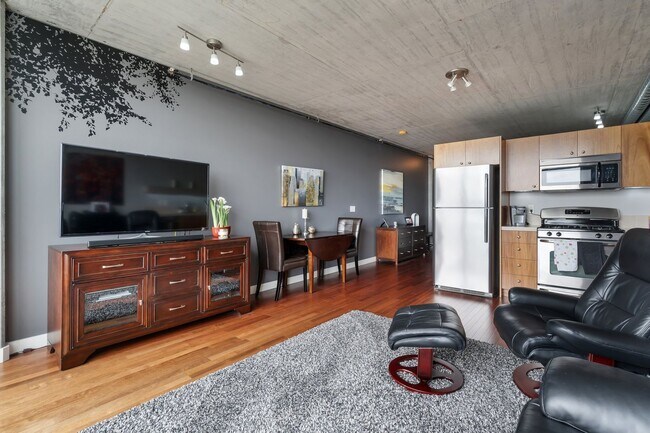 Building Photo - Civic Condominiums - FURNISHED 8th floor s...