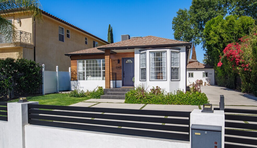 Building Photo - 5143 Newcastle Ave